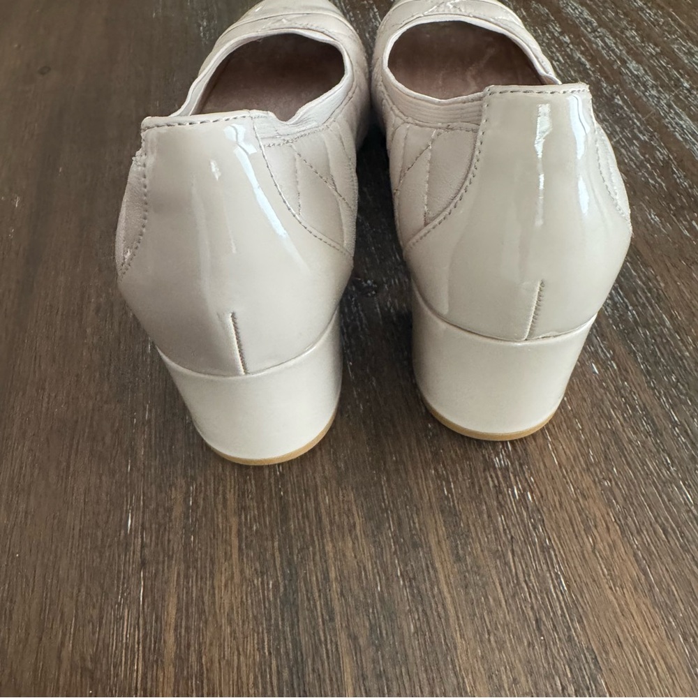 Vionic Ruby Leather Quilted Block Heels 9 wide - Picture 4 of 11